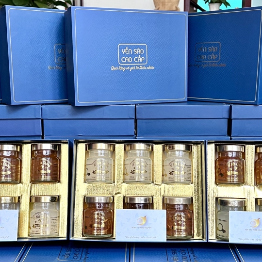 Hộp yến chưng sẵn 10 chai - 75ml